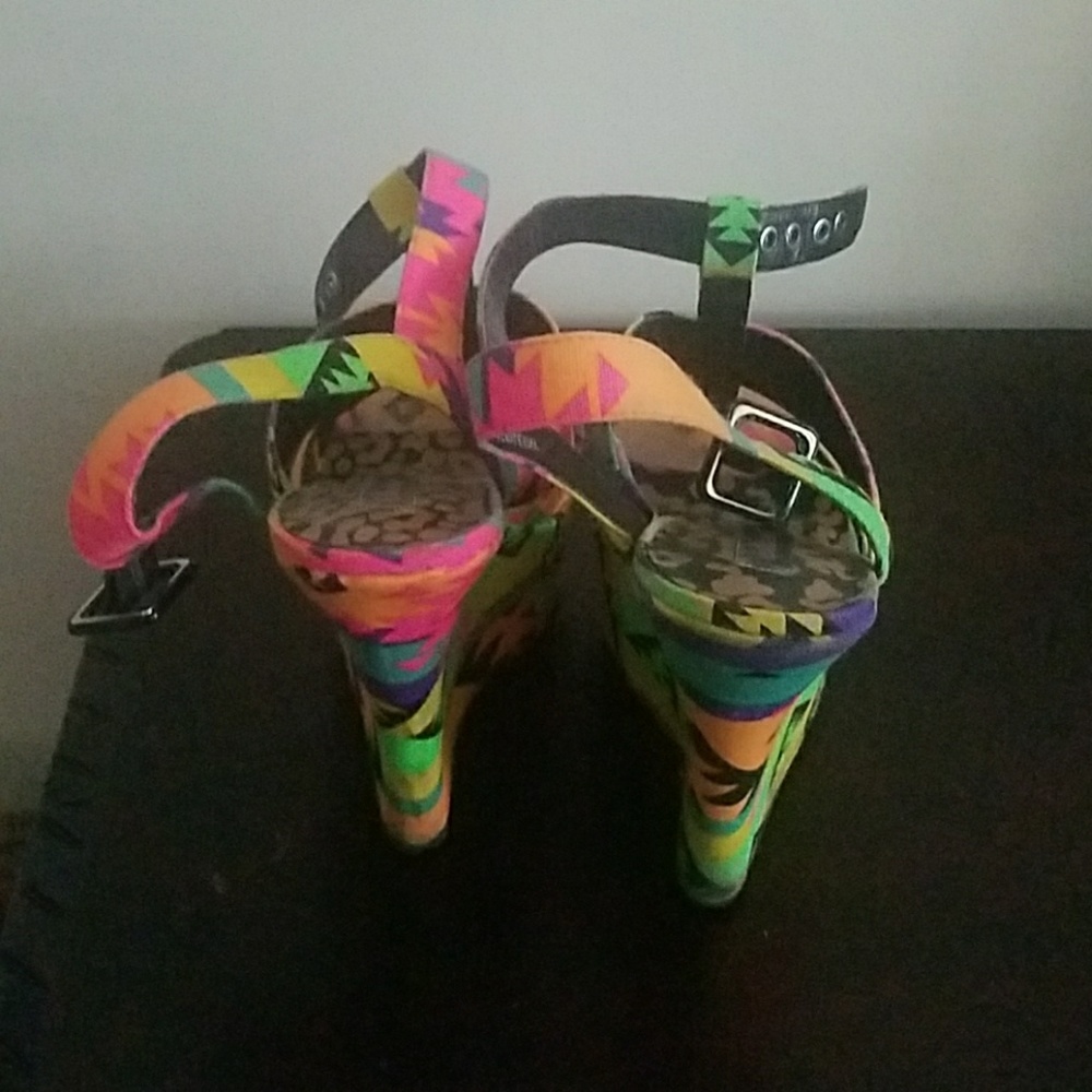 Multi Color Wedges - Picture 2 of 5
